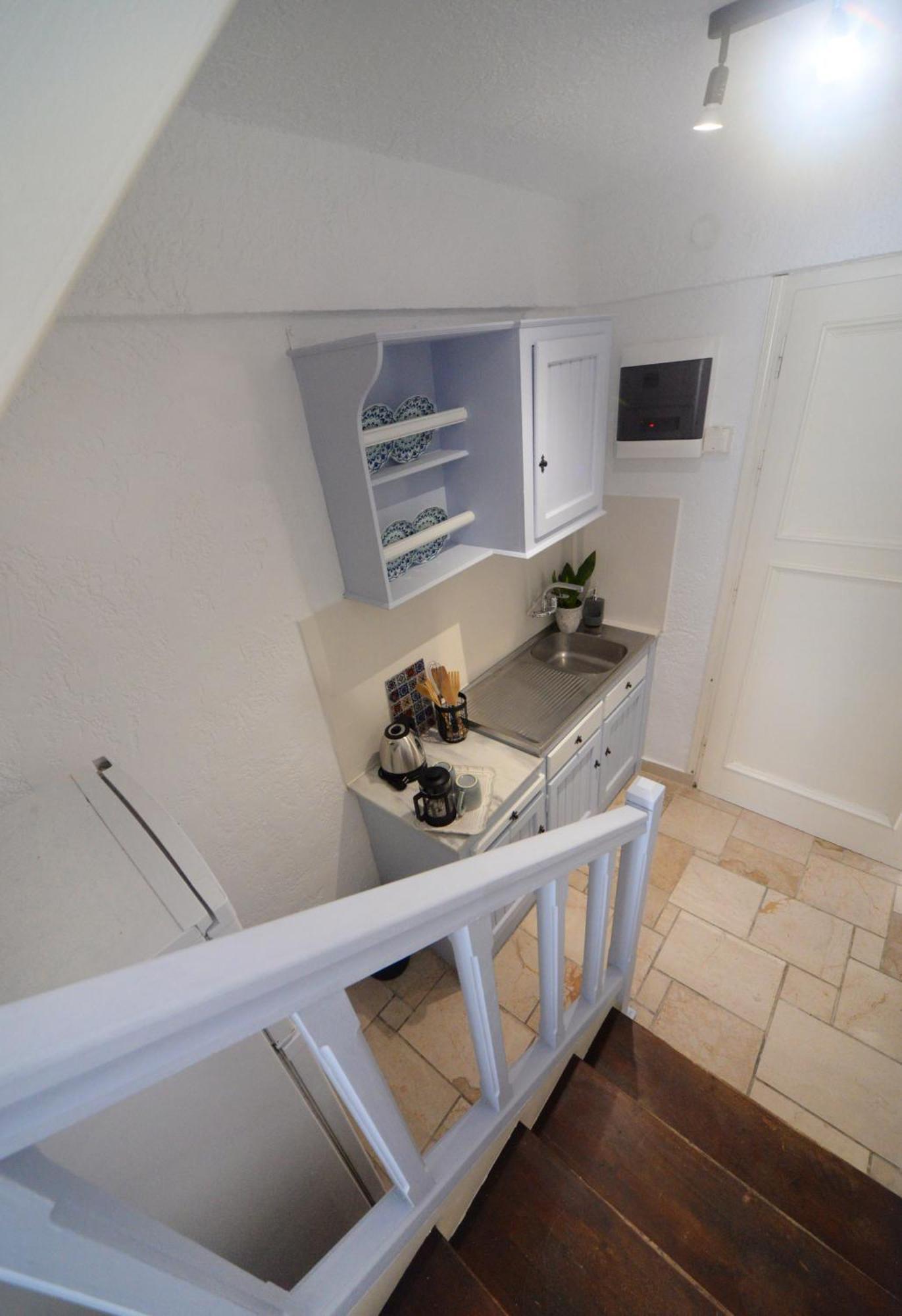 Anthelia Apartments Myrties Екстериор снимка